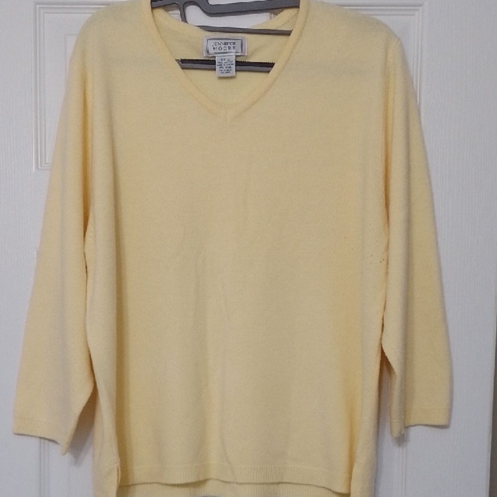 Jennifer Moore Cream V-Neck Sweater Knit Classic